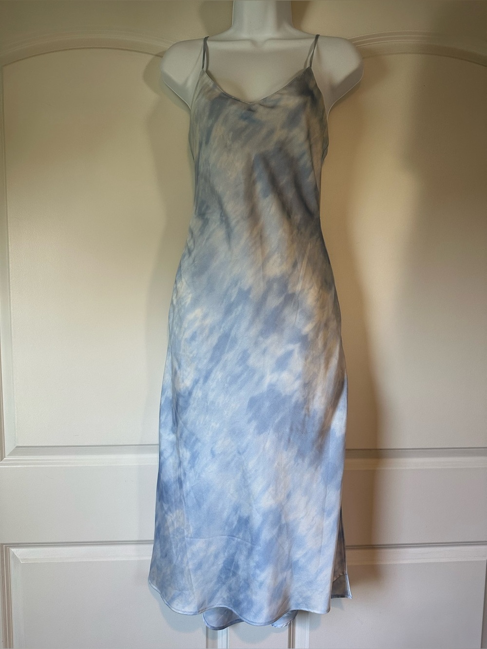 Abercrombie & Fitch Blue and White Tie-Dye Slip Maxi Dress